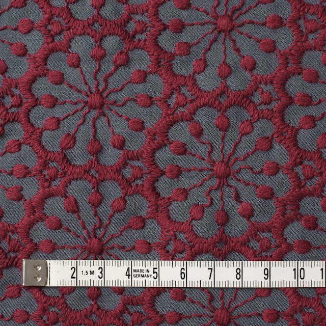 ポリエステル&ウール×フラワー(エンジ)×サージ刺繍 イメージ4
