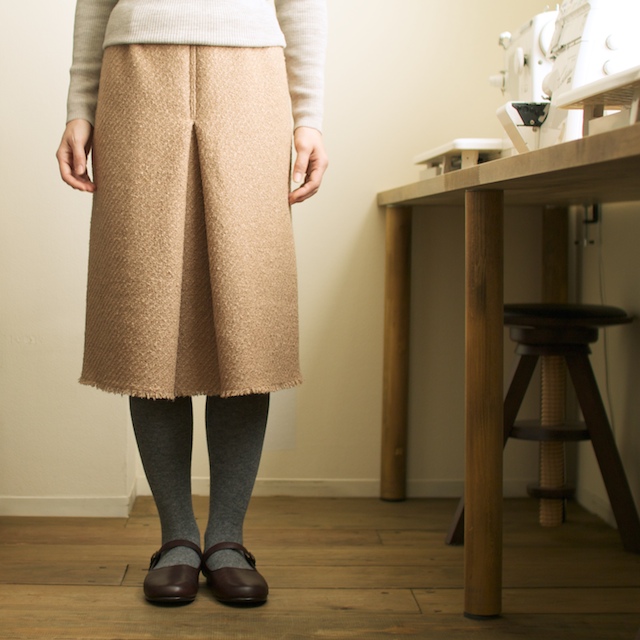 FAB #022 型紙がいらないスカート3(ウールのループ織をつかって編)のサムネイル