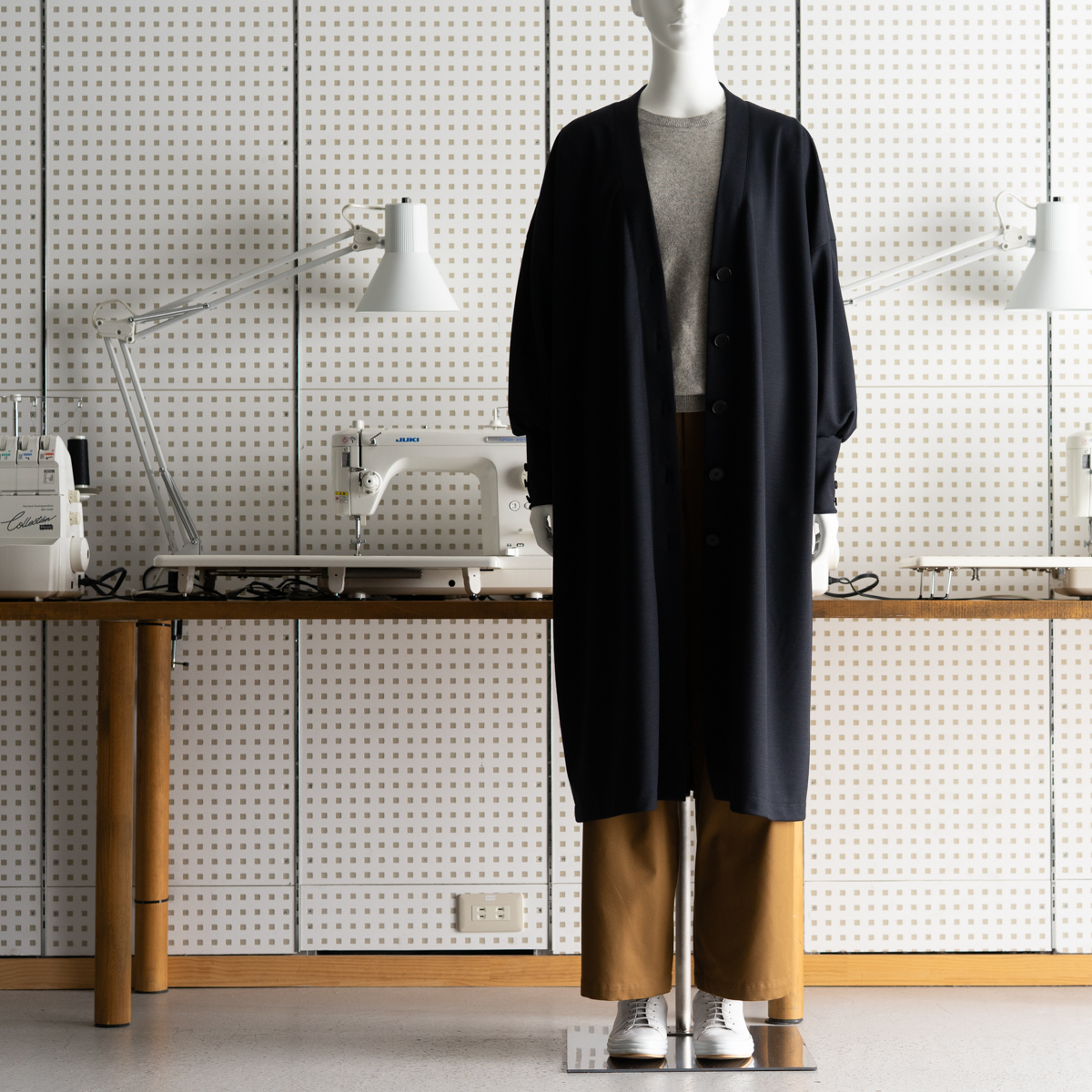 FAB #285 エクストリームコーディガンロング丈(「サクッと作れて ちょっと凝ってる 素敵な大人服」(木次谷 歩著・日本ヴォーグ社)より)のサムネイル