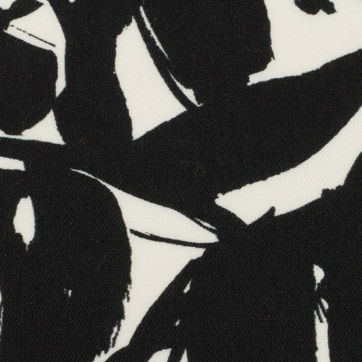 【アウトレット】ポリエステル×ボタニカル(ブラック＆オフホワイト)×サージのサムネイル