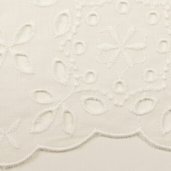 【アウトレット】コットン＆ポリエステル×フラワー(オフホワイト)×ローン刺繍のサムネイル