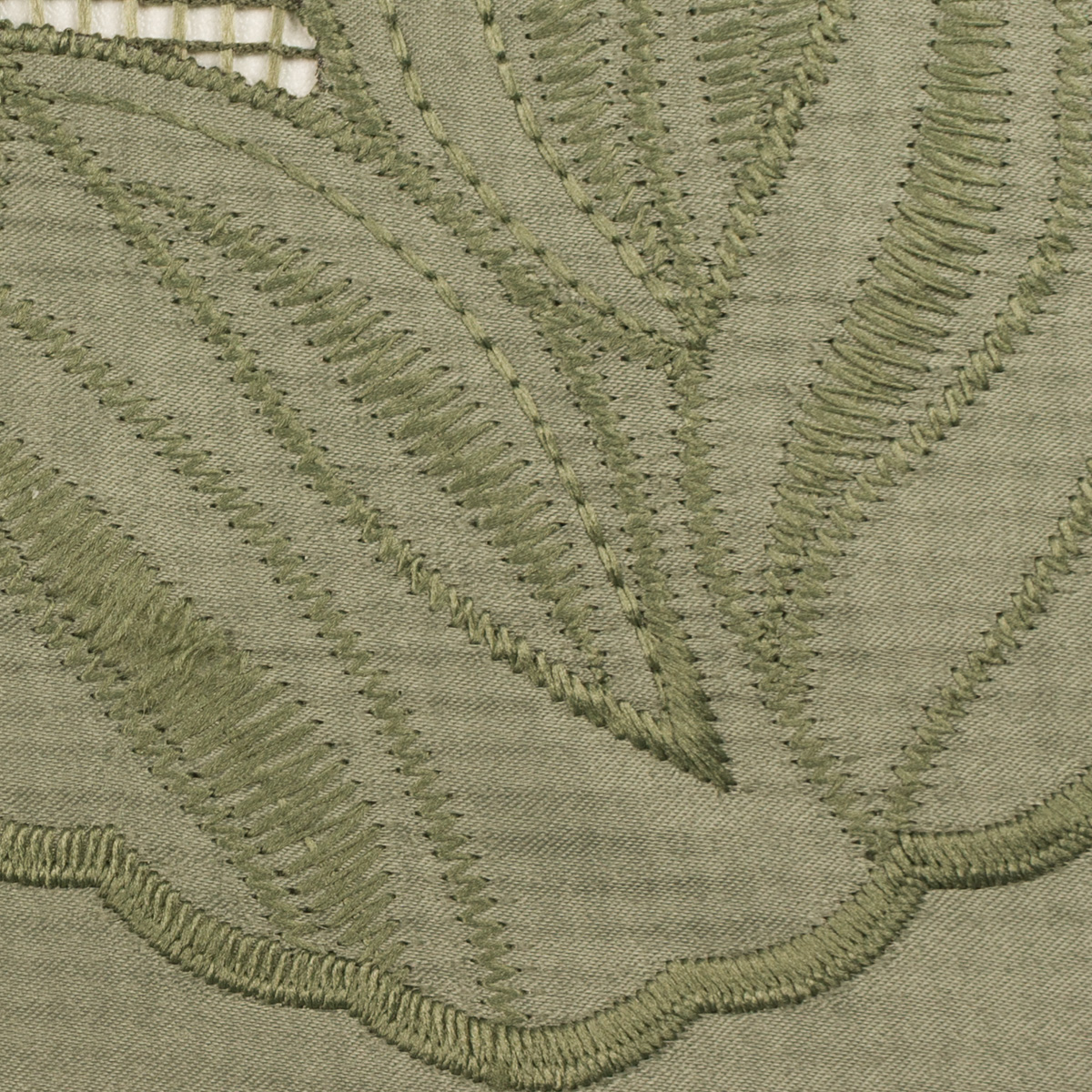 【アウトレット】ポリエステル×ボタニカル(セージグリーン)×サテン刺繍のサムネイル