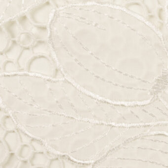 【アウトレット】コットン＆レーヨン×ボタニカル(ミルク)×ケミカルレース＆ローン刺繍のサムネイル