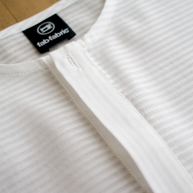 FAB #063 白いボーダージャガードのプルオーバーシャツ(シンプルに風合いを楽しむ白いシャツ) - fab-fabric sewing