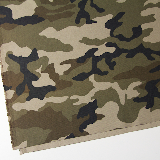 ようこそ こちらが迷彩の森です 迷彩プリント ジャガード Wフェイスも Fab Fabric Sewing Studio 布地のオンライン通販とソーイングスクール