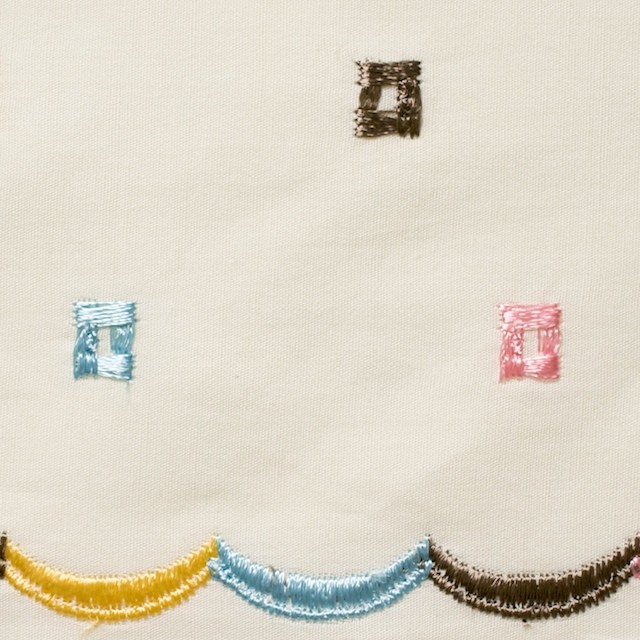 コットン&シルク×幾何学模様(アイボリー)×ブロード刺繍_全3色 イメージ1