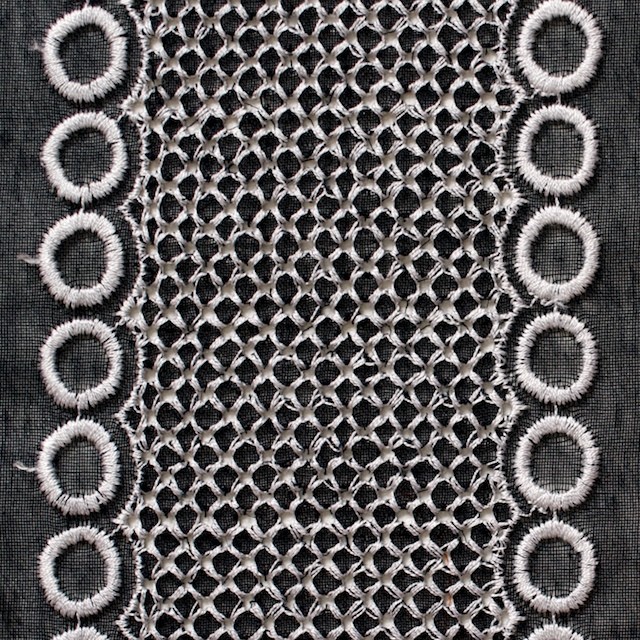ポリエステル×コラム(ブラック)×ボイル刺繍(着分)_全3色 イメージ1