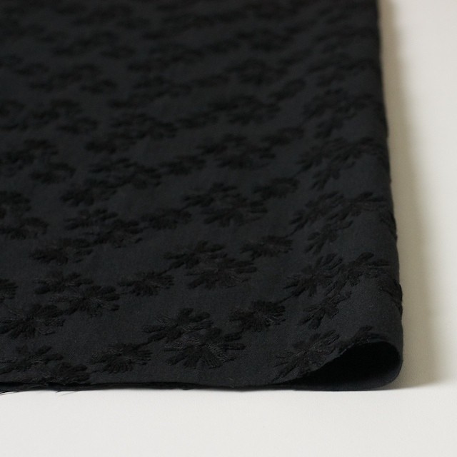 コットン×フラワー(ブラック)×シーチング刺繍(着分) イメージ3