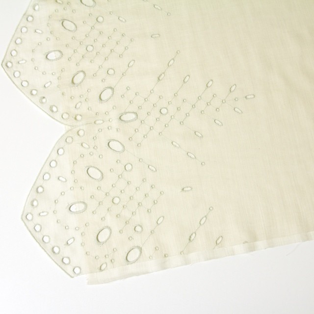 コットン&リネン×幾何学模様(クリーム)×ボイル刺繍(着分) イメージ3