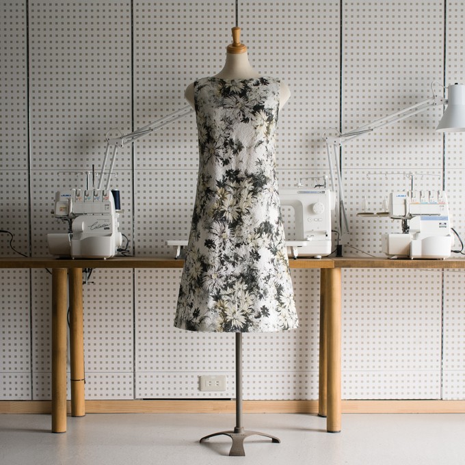 Fab 114 ジャガードのノースリーブワンピース 裏地のつけ方講座 Fab Fabric Sewing Studio 布地のオンライン通販とソーイングスクール