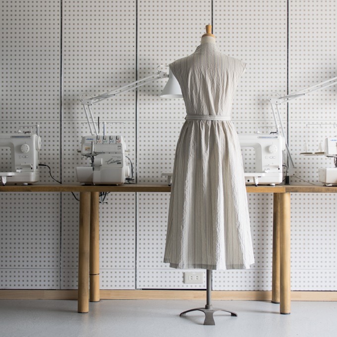 Fab 116 コットンブロードワッシャーのワンピース 月居良子著 レトロが素敵な服 より Fab Fabric Sewing Studio 布地のオンライン通販とソーイングスクール