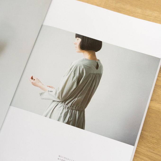 今日のコレコレ 113 ウエストリボンの長袖ワンピース 一年中ワンピース まのあきこ 著 Fab Fabric Sewing Studio 布地のオンライン通販とソーイングスクール