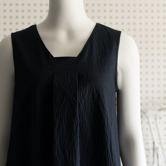 Fab 175 前タックのスクエアネックワンピース Quoi Quai 著 ストン と ワンピース より Fab Fabric Sewing Studio 布地のオンライン通販とソーイングスクール